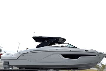 2025 Cruisers Yachts 34 GLS OB