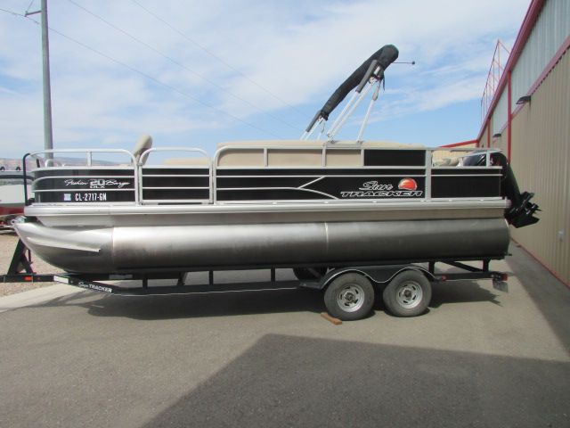 2016 Sun Tracker Fishing Barge 20 DLX