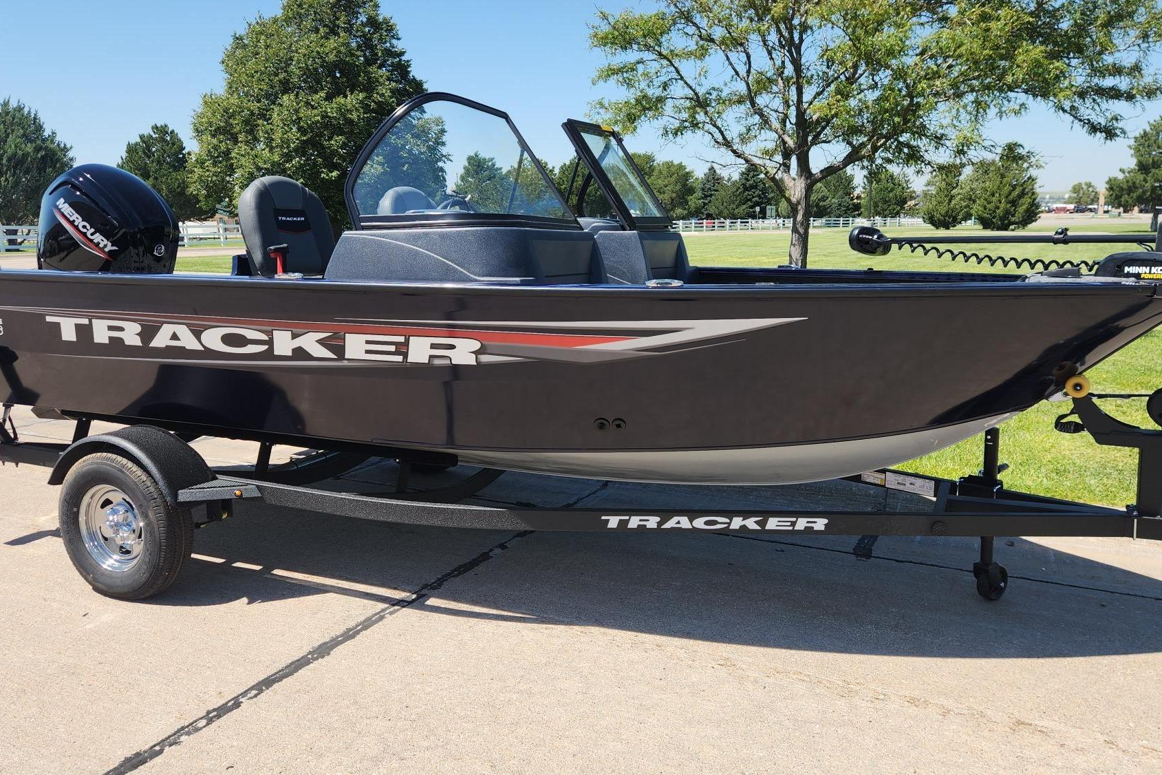 2026 Tracker Pro Guide V-16 WT