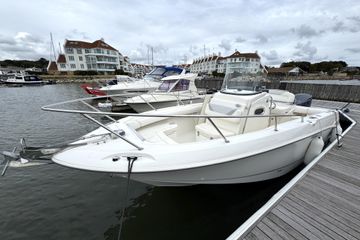 2012 Boston Whaler 250 Outrage