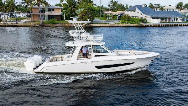 2022 Boston Whaler 420 Outrage