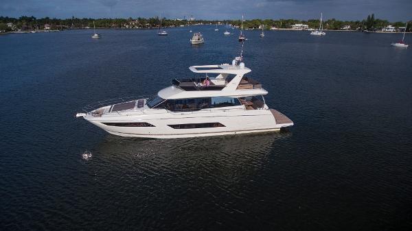2016 Prestige 680 Flybridge