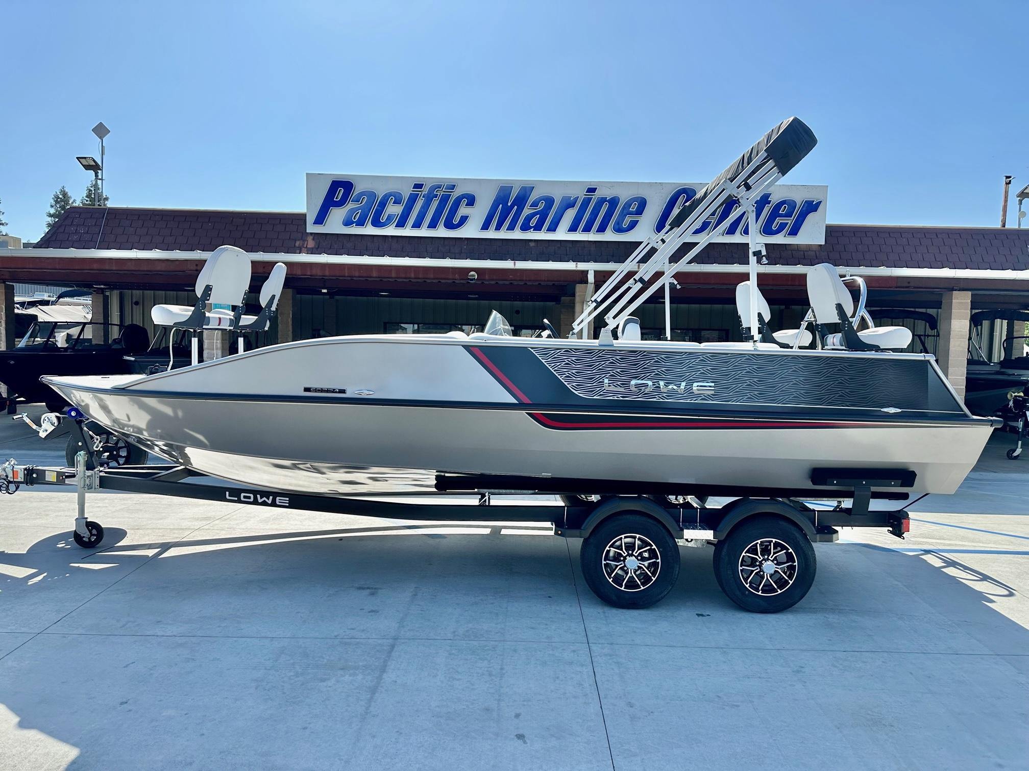 2025 Lowe Sport Deck SD224 w/ 200HP Mercury!