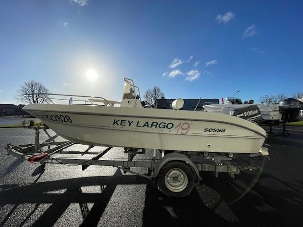 1999 Sessa Marine Key Largo 19
