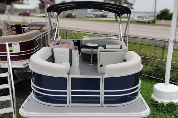2025 Sylvan Mirage 820 Cruise