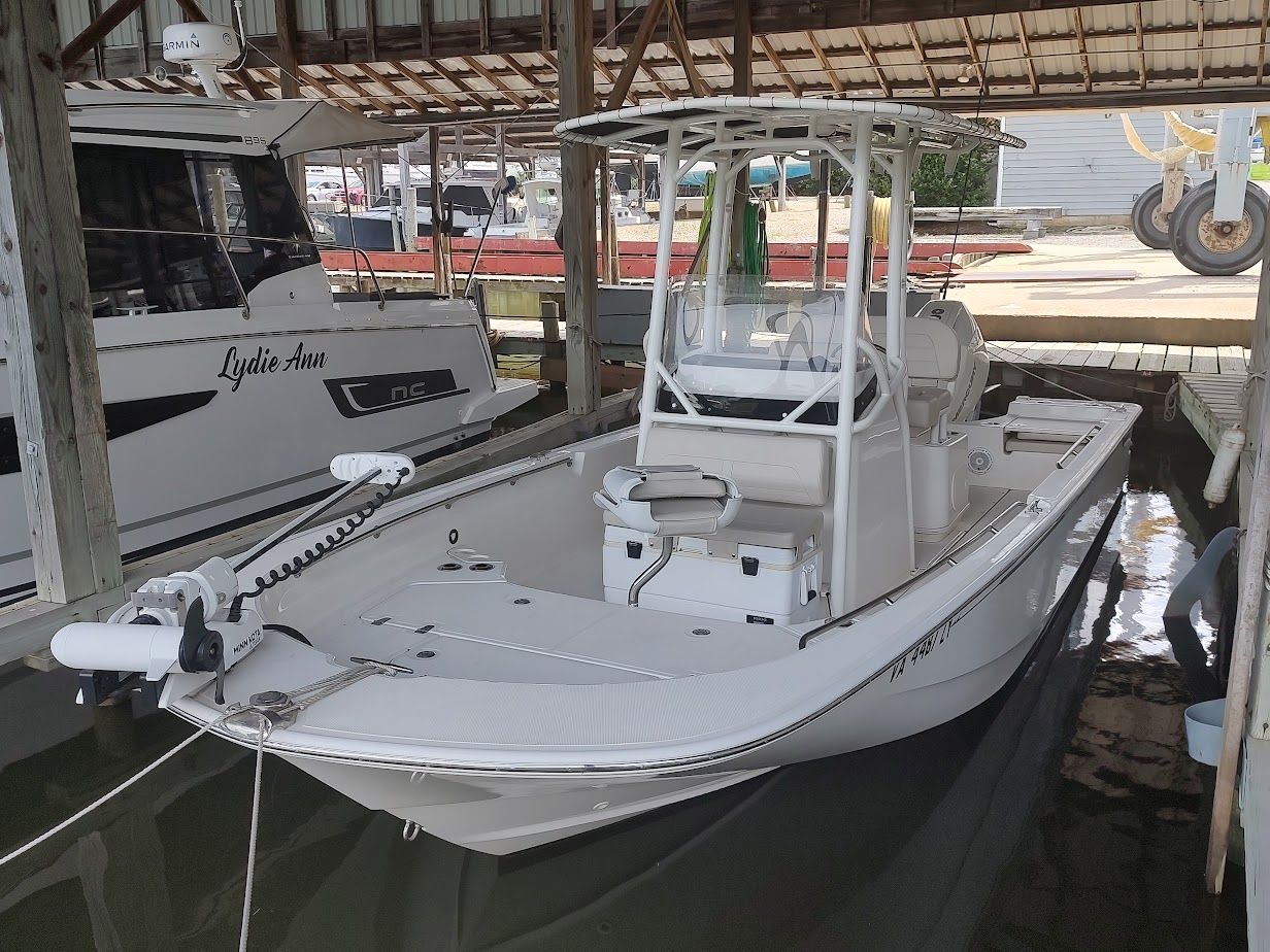 2022 Boston Whaler 210 Montauk