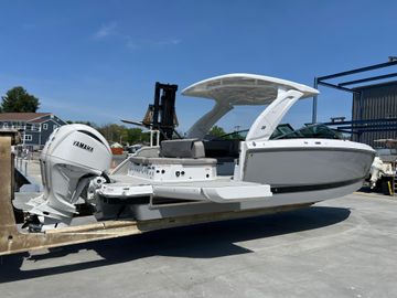 2025 Four Winns H-Series H9