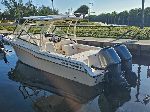 2015 Grady-White Freedom 275