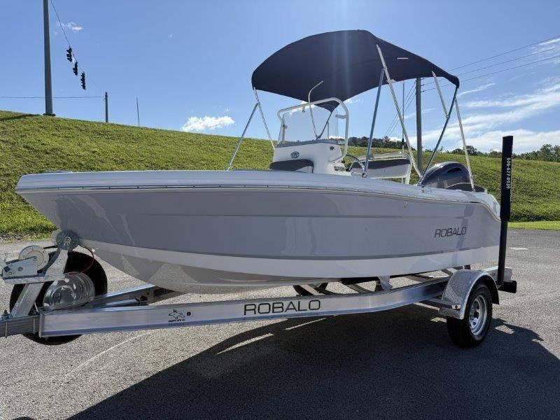 2025 Robalo R160