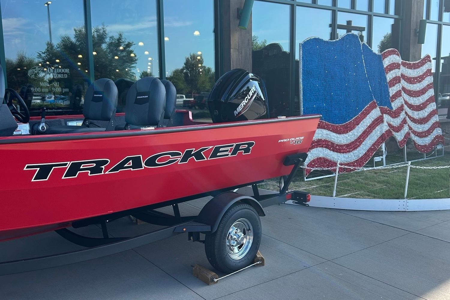 2026 Tracker Pro Guide V-16 SC