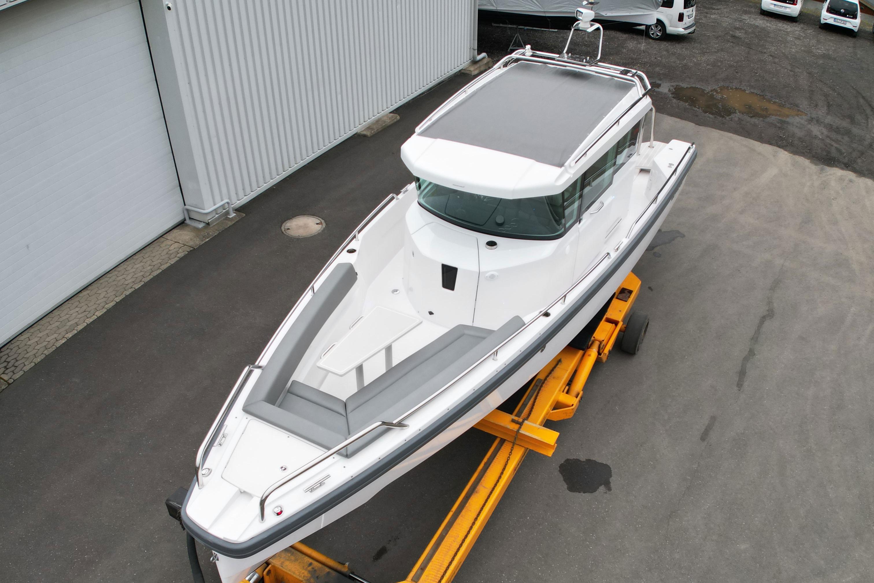 2019 Axopar 28 CABIN