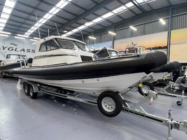 2024 Protector 310 Targa / EQUIPPED / V8 300 HP