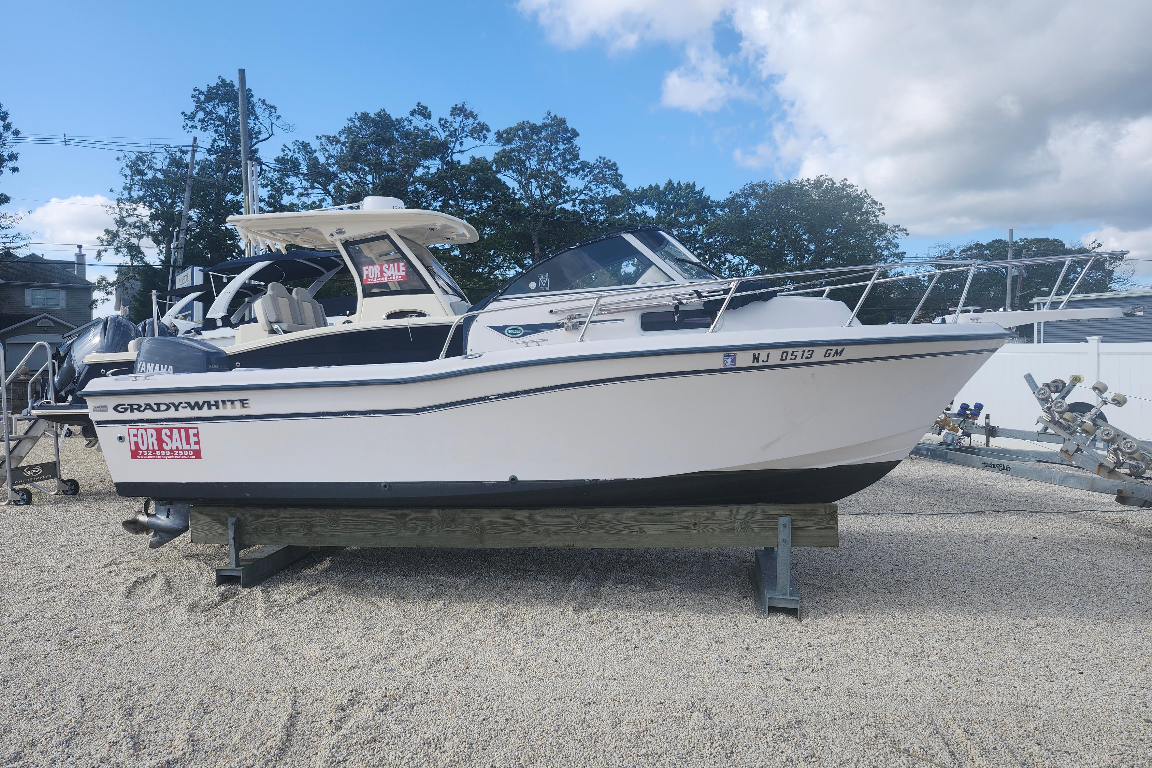 2000 Grady-White Adventure 208