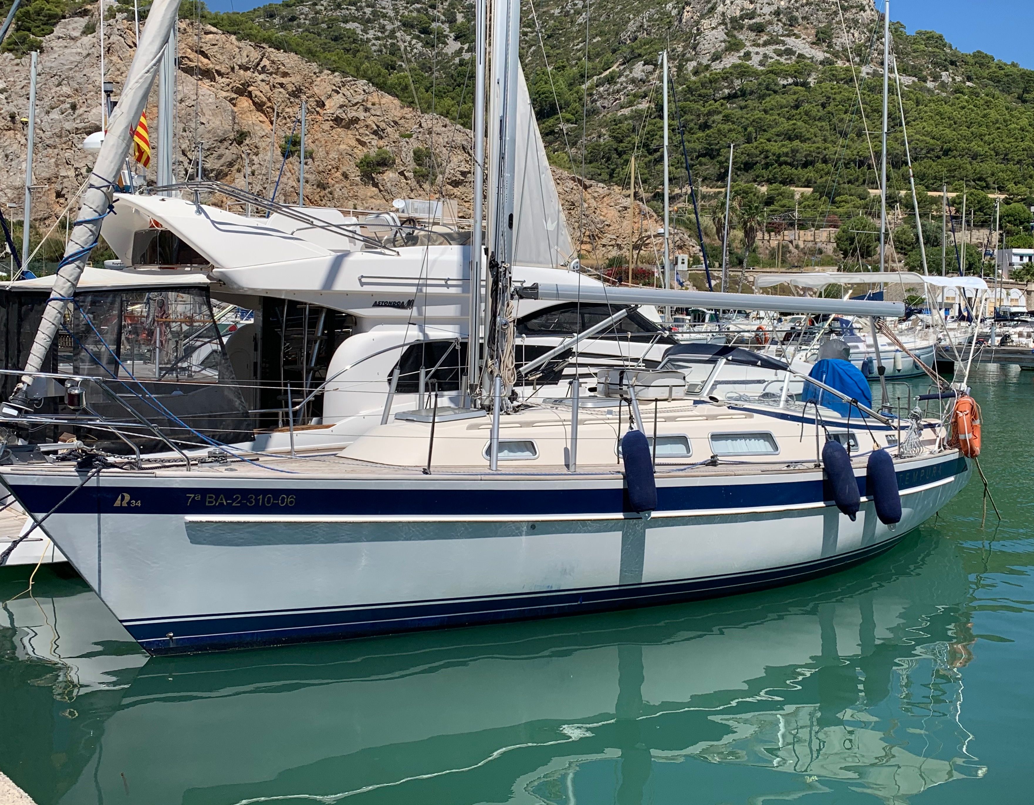 1995 Hallberg-Rassy 34