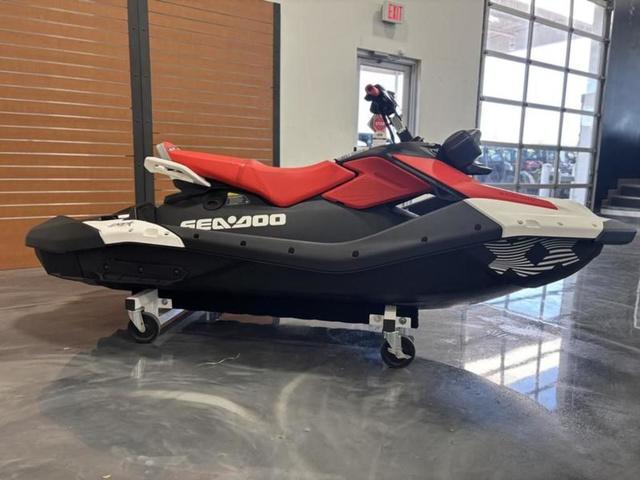2025 Sea-Doo Spark Trixx For 3 Rotax 900 ACE - 90 Ibr And Au