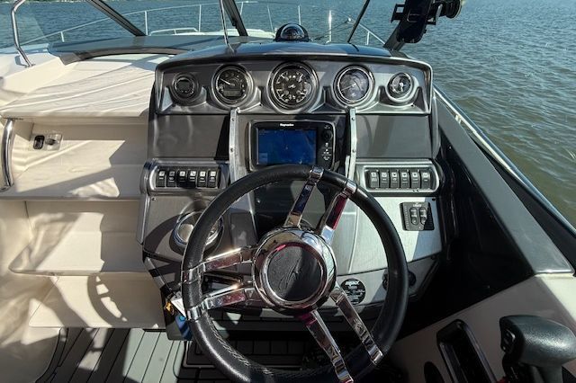 2013 Monterey 280 SC Sport Yacht