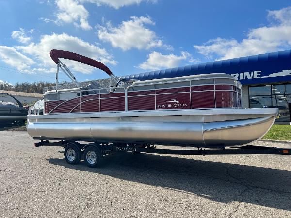 2023 Bennington SV Line