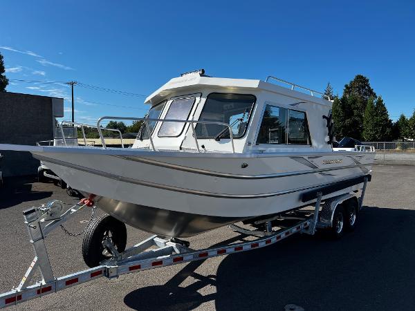 Thunder Jet 26 Alexis Pro XL 2024 Thunder Jet 26 Alexis Pro XL boat on trailer, parked outdoors.