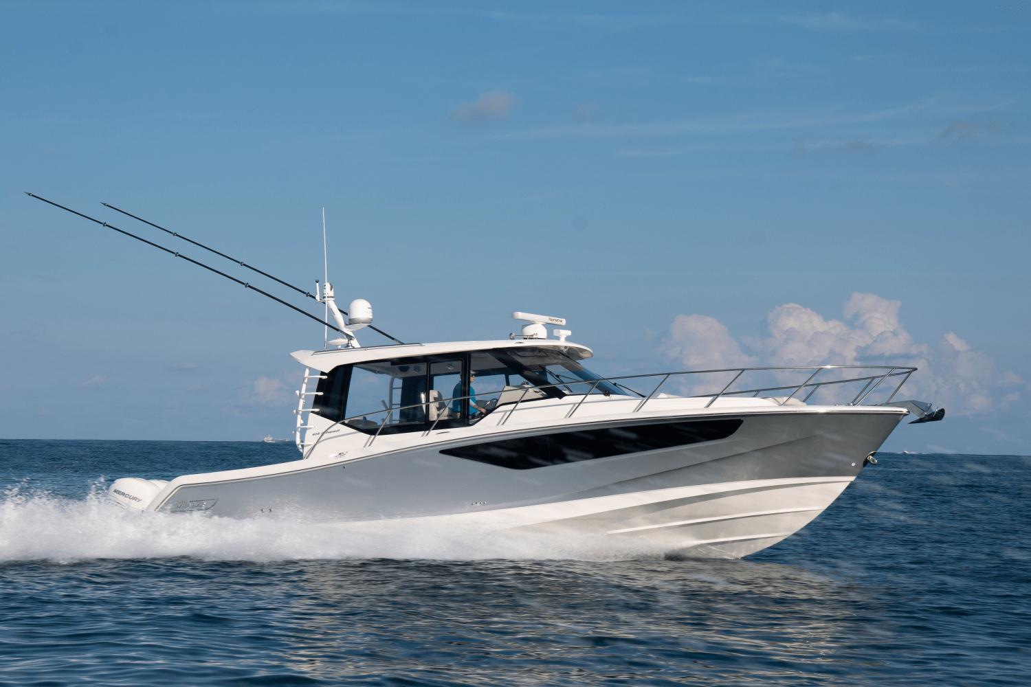 2025 Boston Whaler 405 Conquest