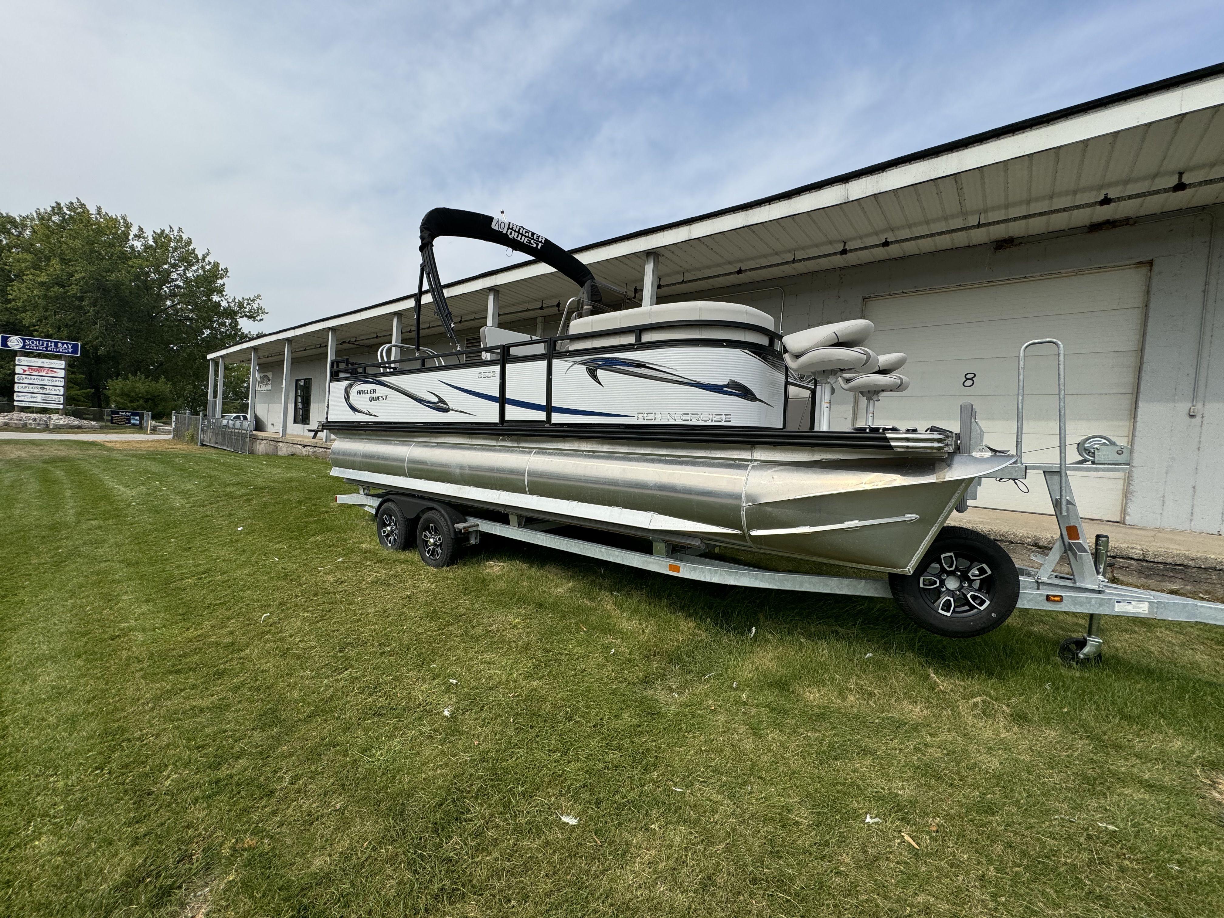 2023 Angler QWEST8522FC