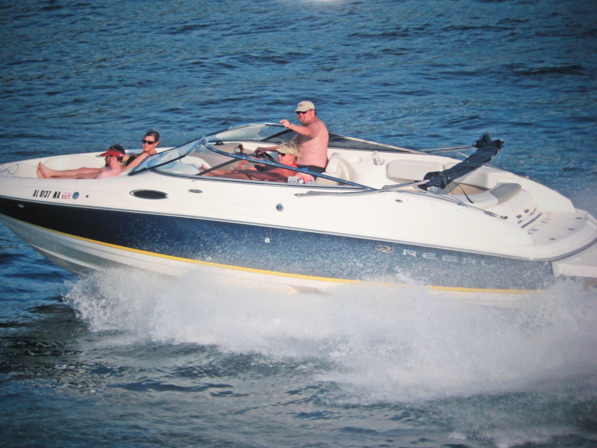 2004 Regal 2400 Bowrider
