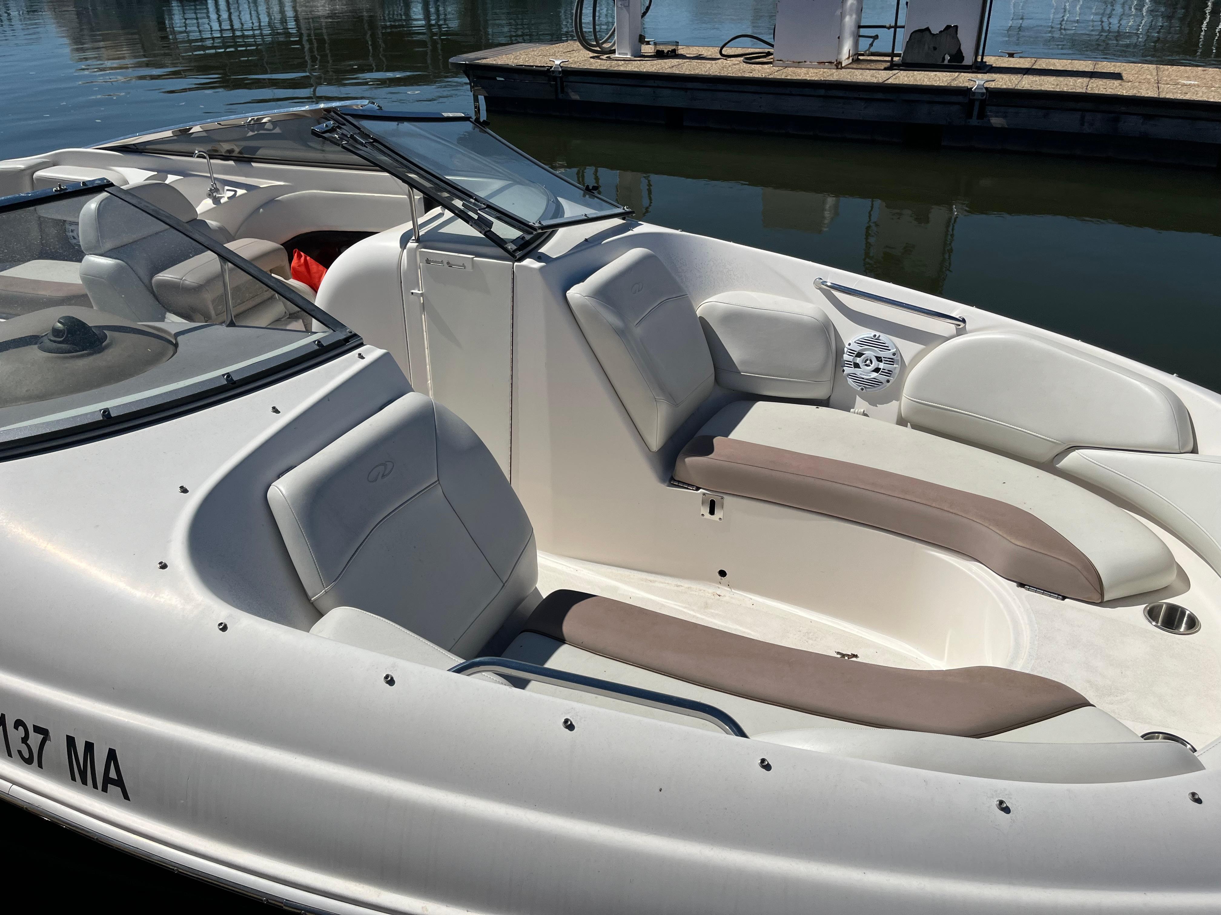 2004 Regal 2400 Bowrider