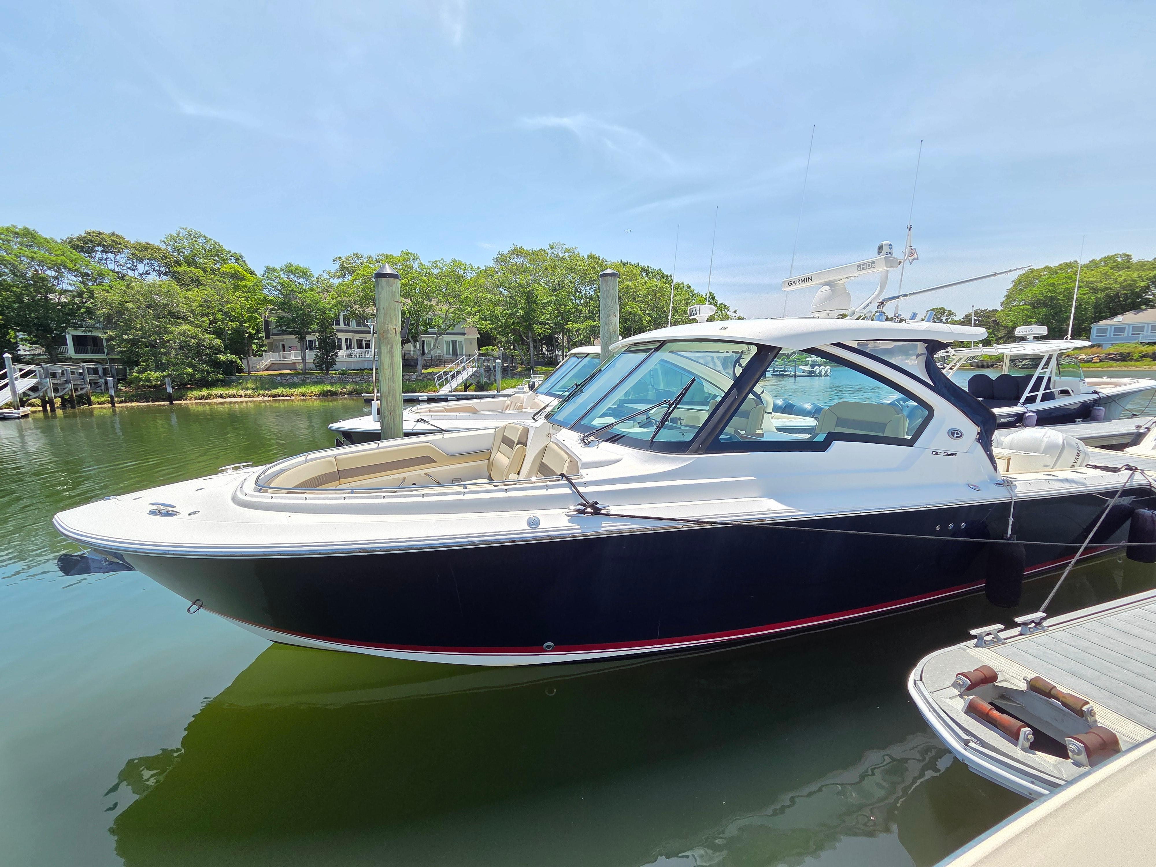 2020 Pursuit DC 326 Dual Console
