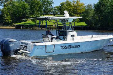 2023 Sea Born LX26 Center Console
