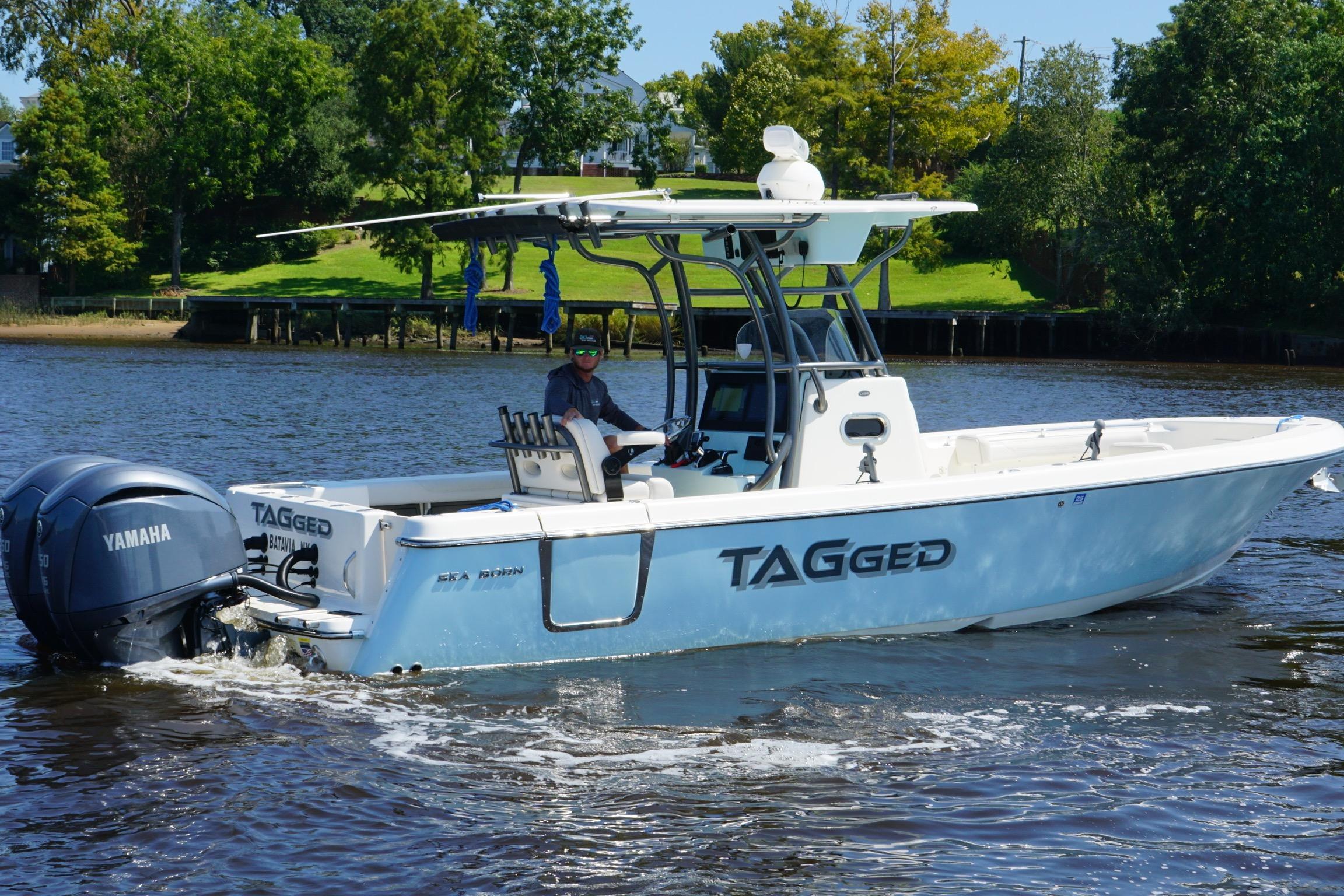 2023 Sea Born LX26 Center Console