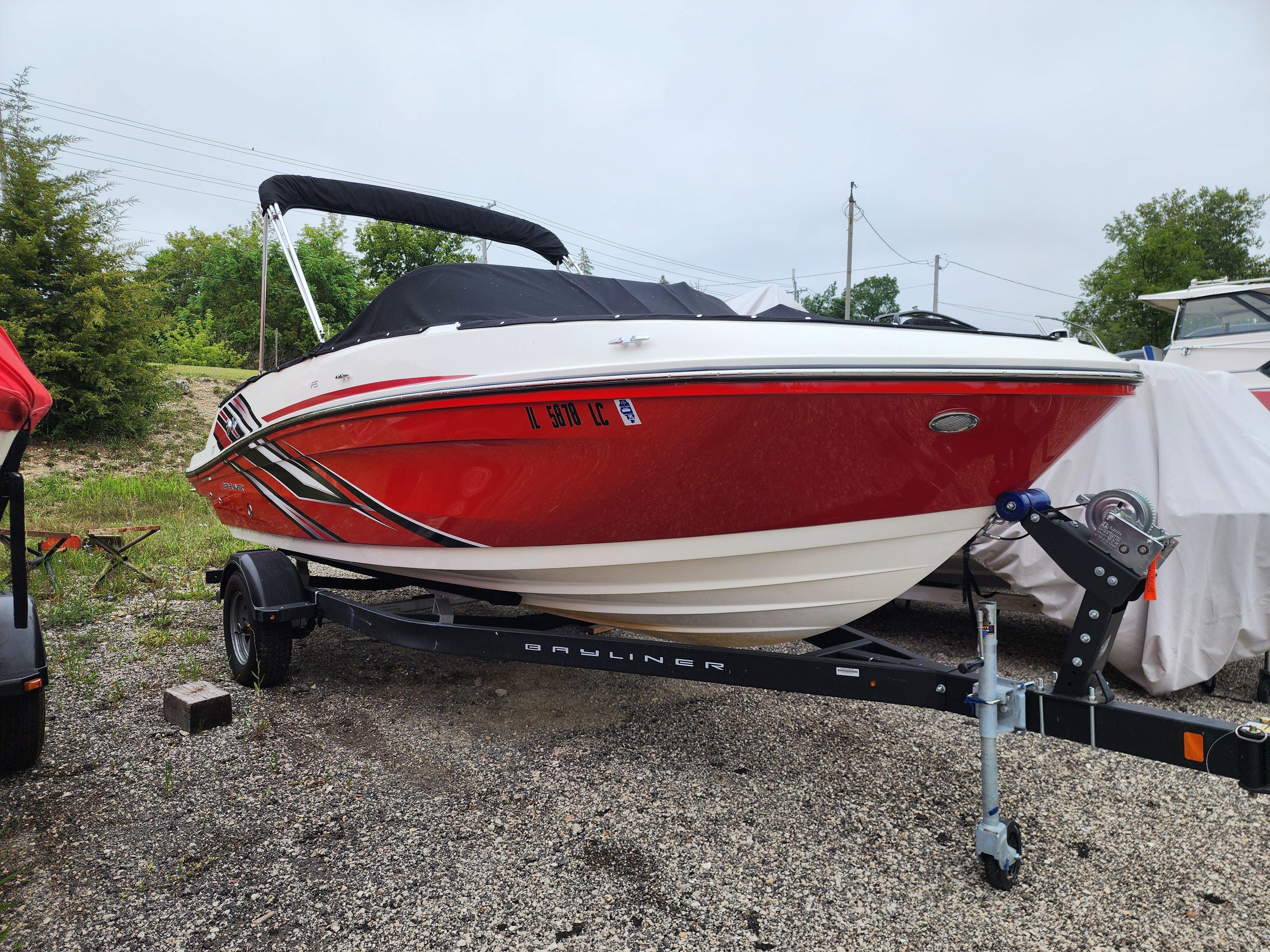 2022 Bayliner VR5 Bowrider I/O