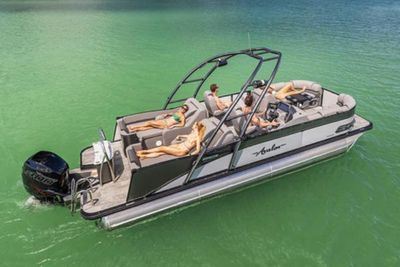 Avalon Catalina Platinum Rear Lounger Boat