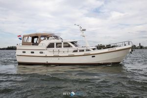 Linssen Grand Sturdy 470 AC Mark II Twin 2010 Linssen Grand Sturdy 470 AC Mark II Twin yacht on open water.