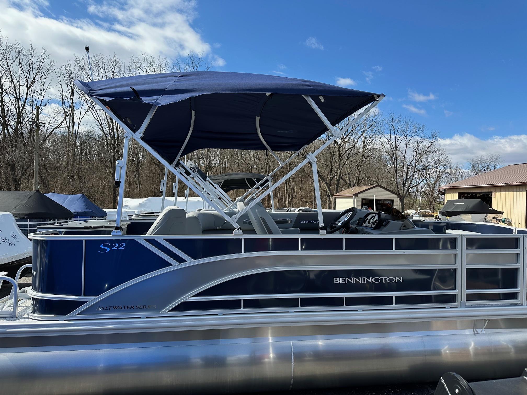 2025 Bennington 22 SF Family / 4-Fishing seat Pontoon (In Stock)