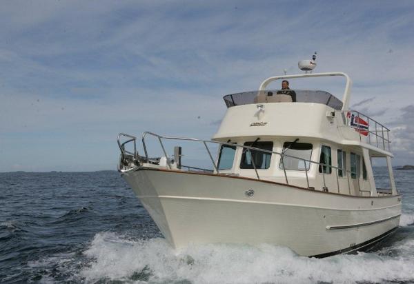 2021 Explorer Motor Yachts 43 Sedan