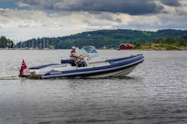 2004 Goldfish 25 RIB