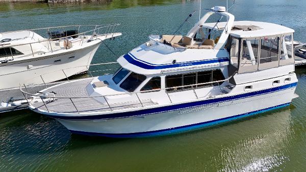 1990 Trader 41 + 2 Sundeck