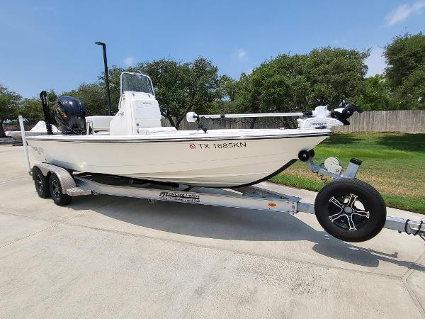 2022 Pathfinder 2200 TRS