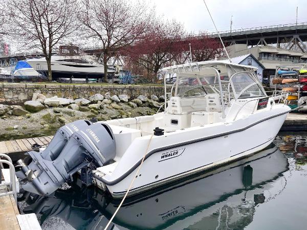 2006 Boston Whaler 305 Conquest