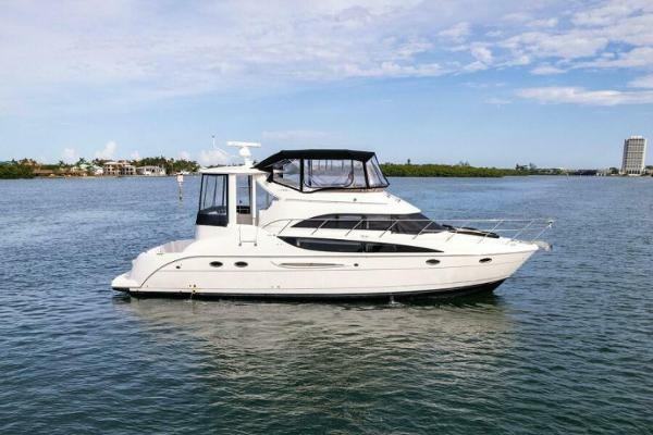 Meridian 459 Motoryacht 2008 Meridian 459 Motoryacht on calm water under a clear sky.