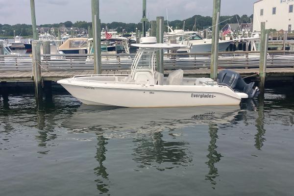 Everglades 235 Center Console AT BERTH
