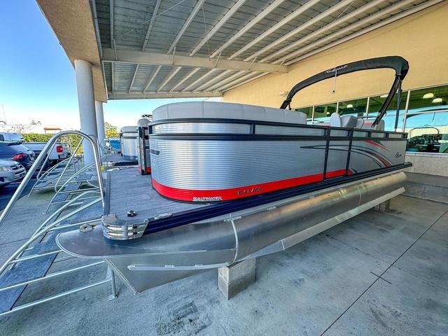 Qwest Pontoons 820 E-Class Splash Pad LT
