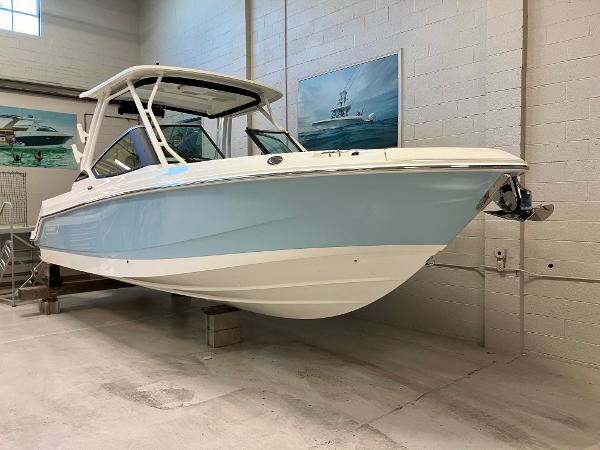 2024 Boston Whaler 240 Vantage