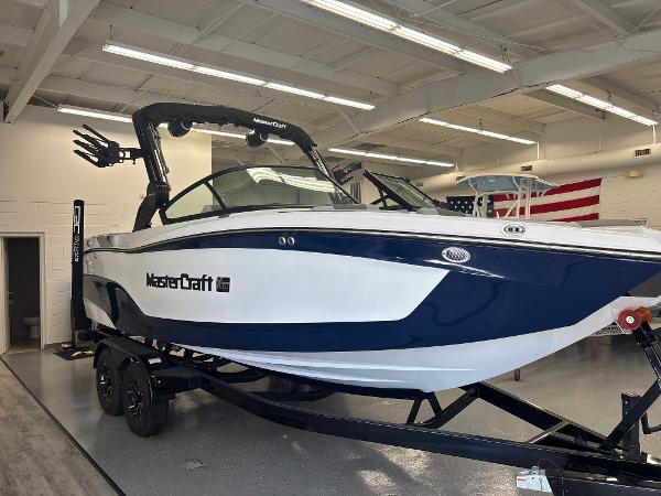 2025 MasterCraft XT22