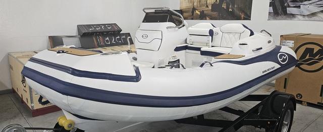 2024 Walker Bay Generation 12 Dlx