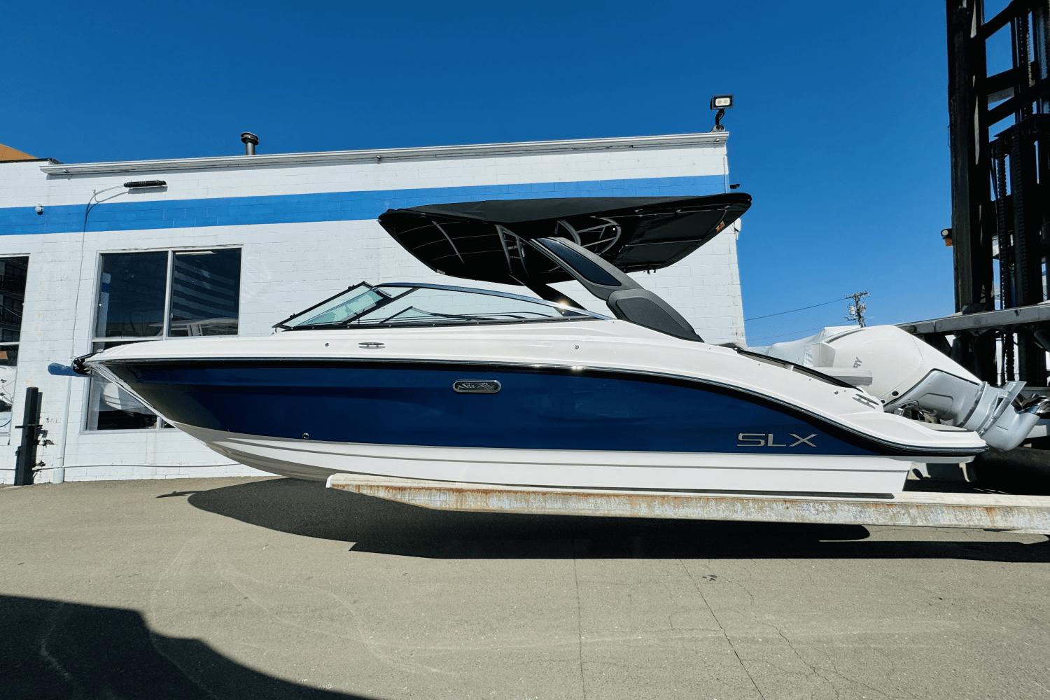 Sea Ray SLX 260 Outboard