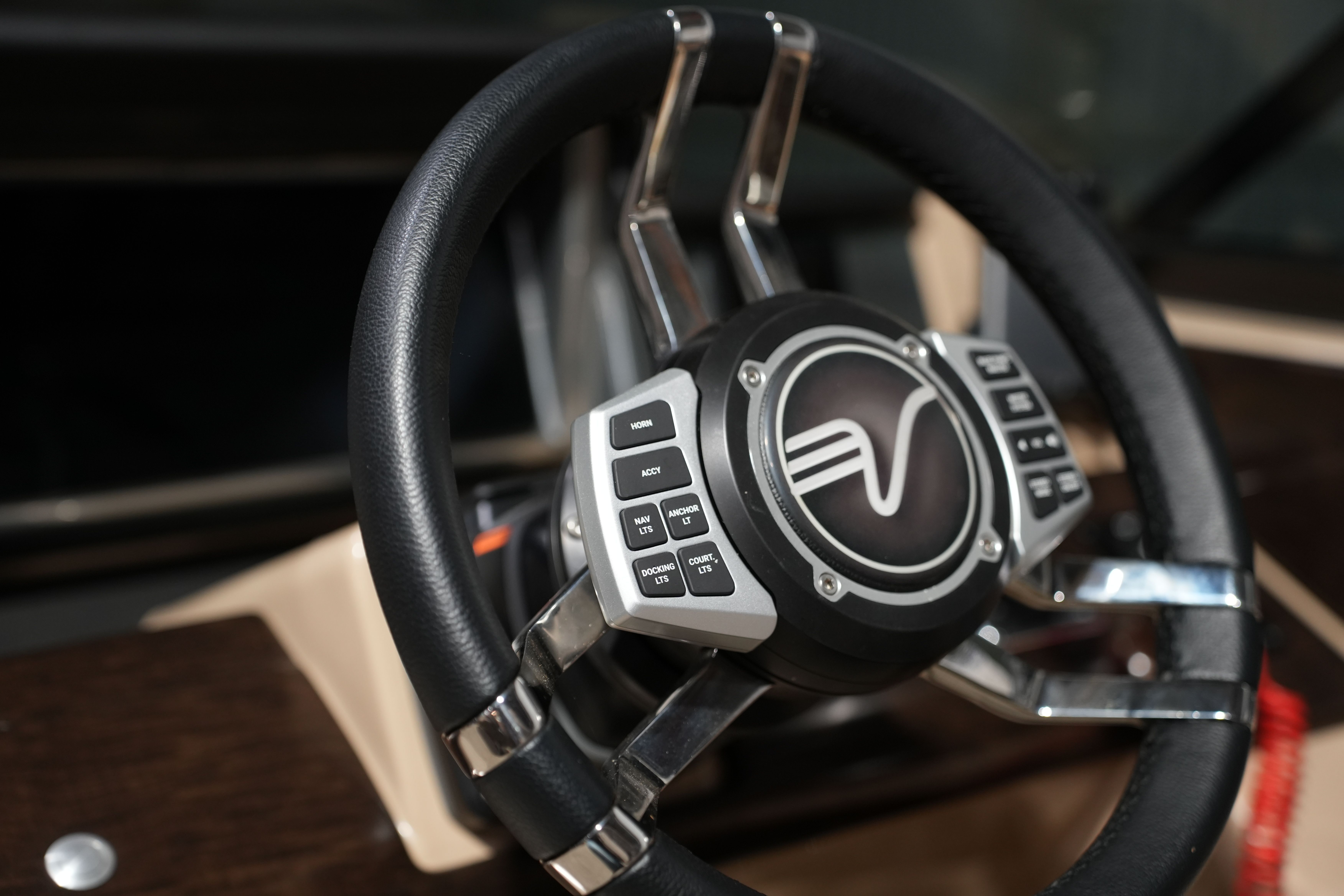 2023 Vanderbilt 700T