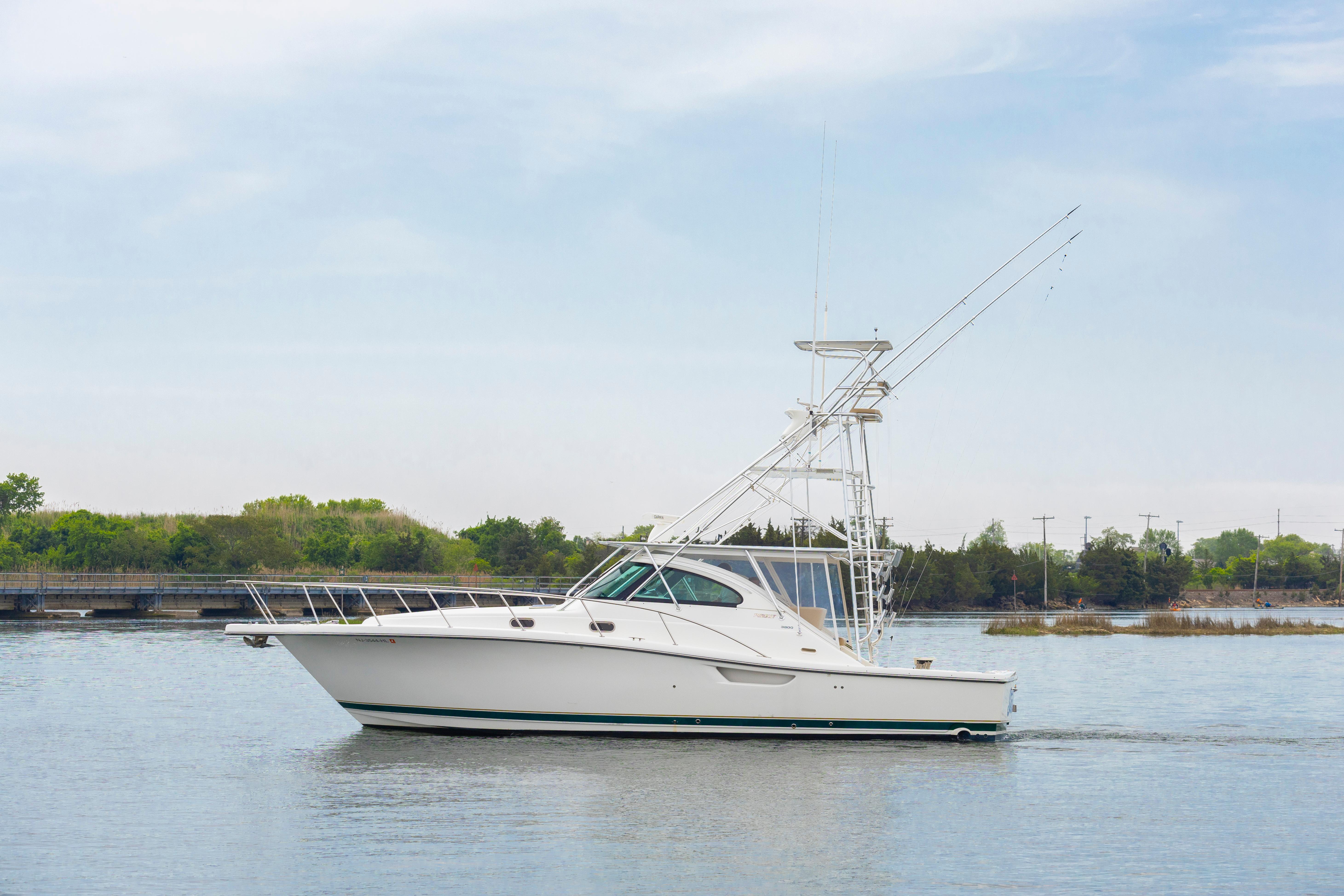 2002 Pursuit 3800 Express