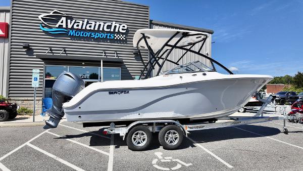 2025 Sea Fox 228 Traveler