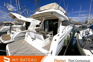 Prestige 420 Jeanneau Prestige 420 Fly 2015 yacht docked at Port-Camargue marina.