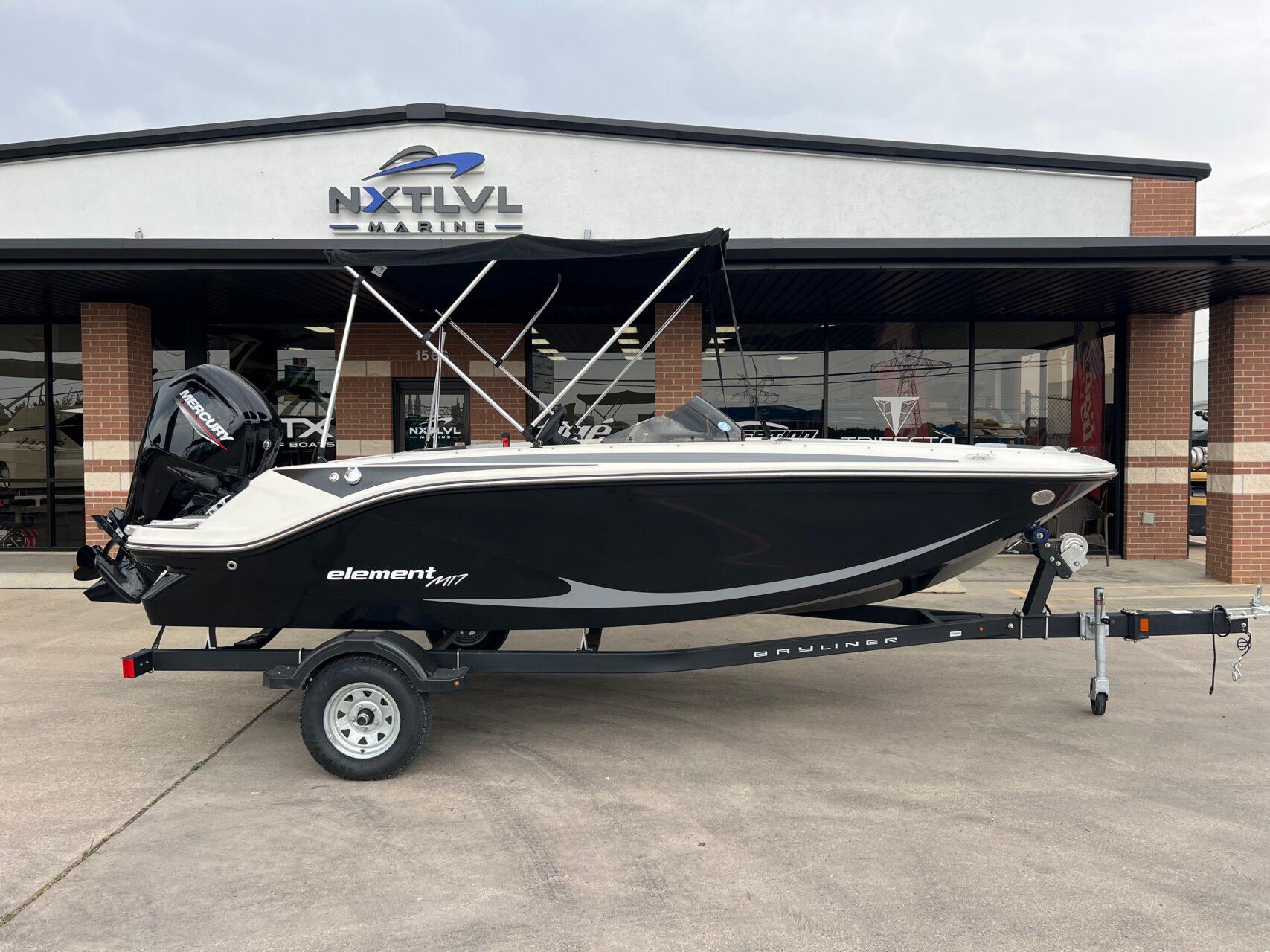 2023 Bayliner Element M17